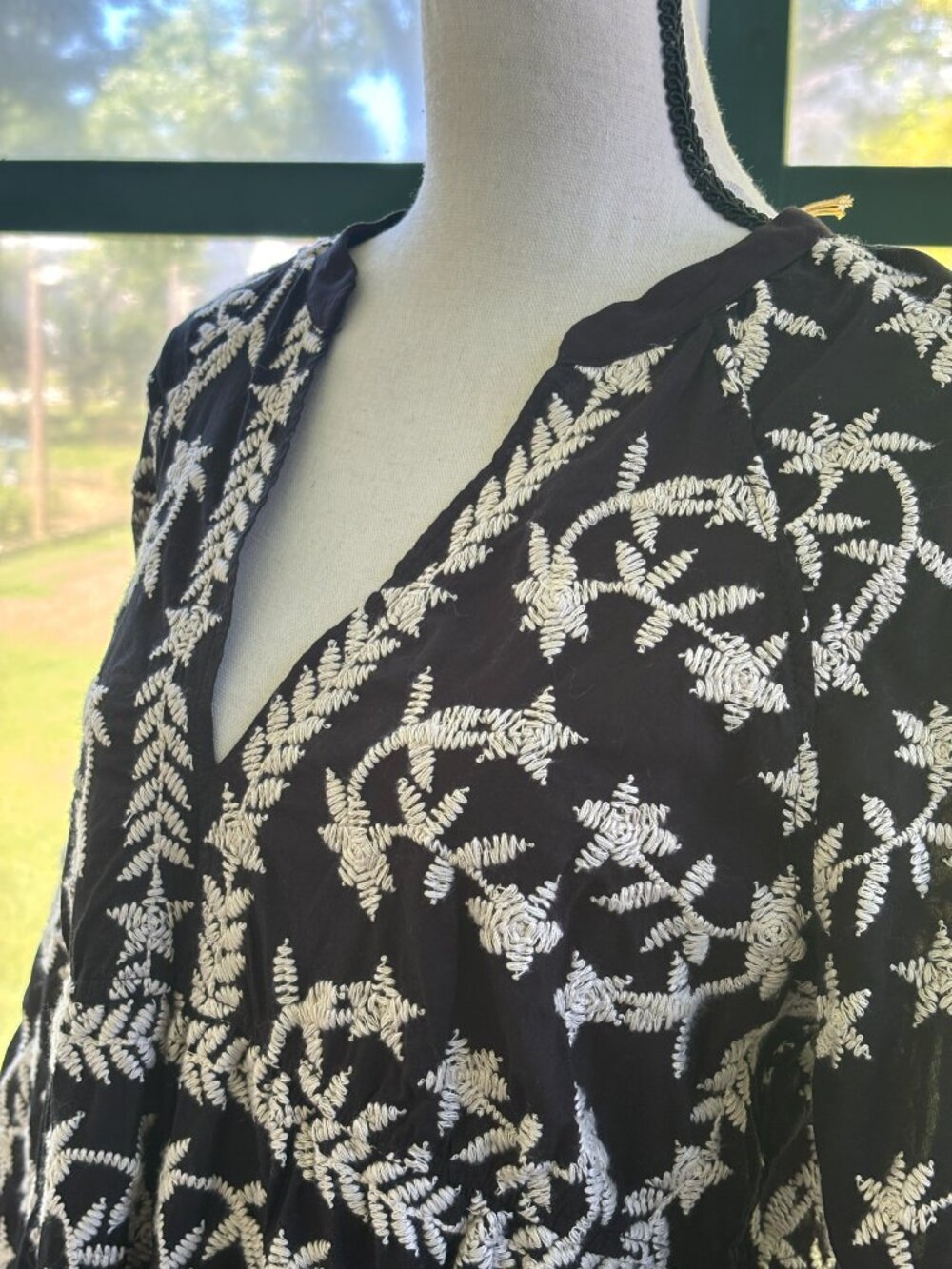 Nema Resort Wear Tatiana Dress Black Cream Embroidery Size S/M NWT - Picture 2 of 7
